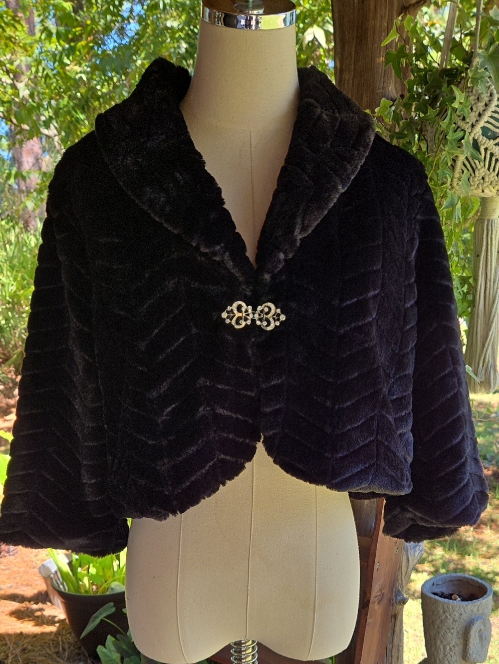 Haani Black Faux Fur Bolero Size Extra Large